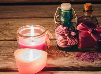 5 sposobów, aby twój dom pachniał niesamowicie dzięki zapachowemu olejkowi ze świec